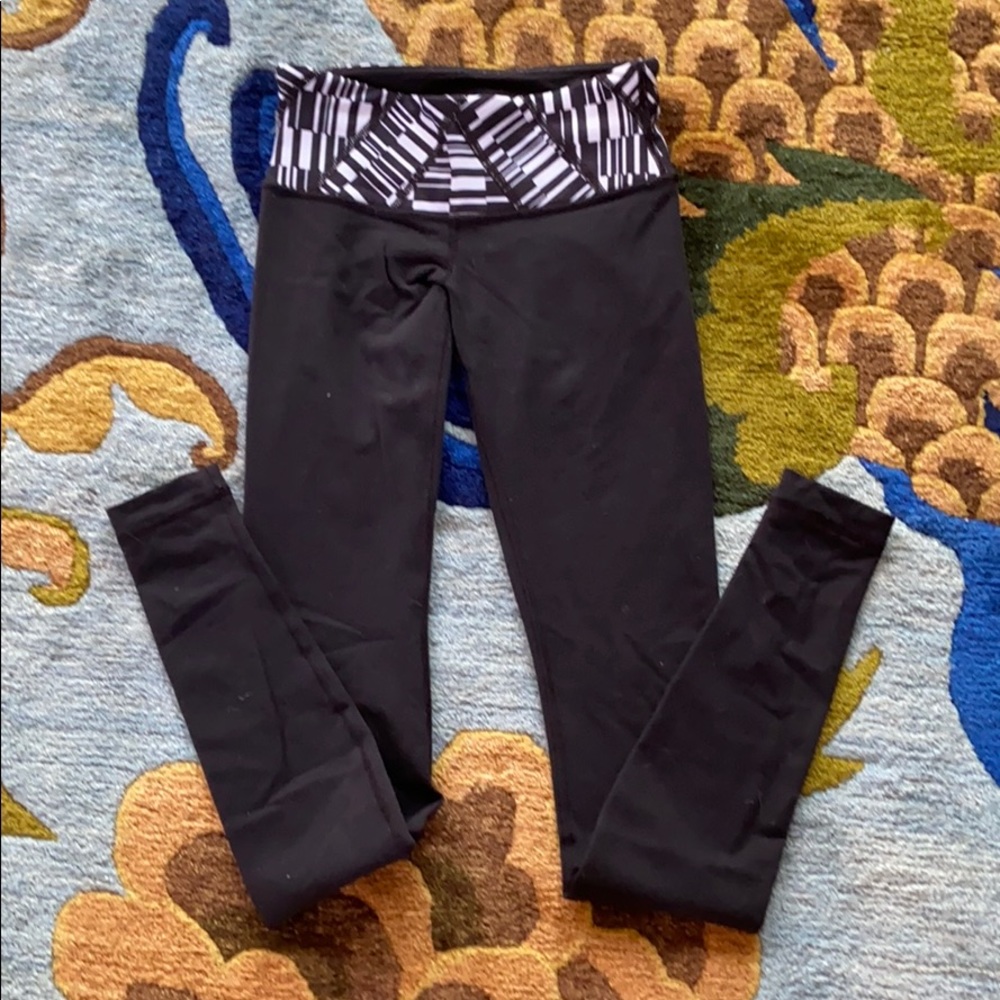 Black lululemon leggings